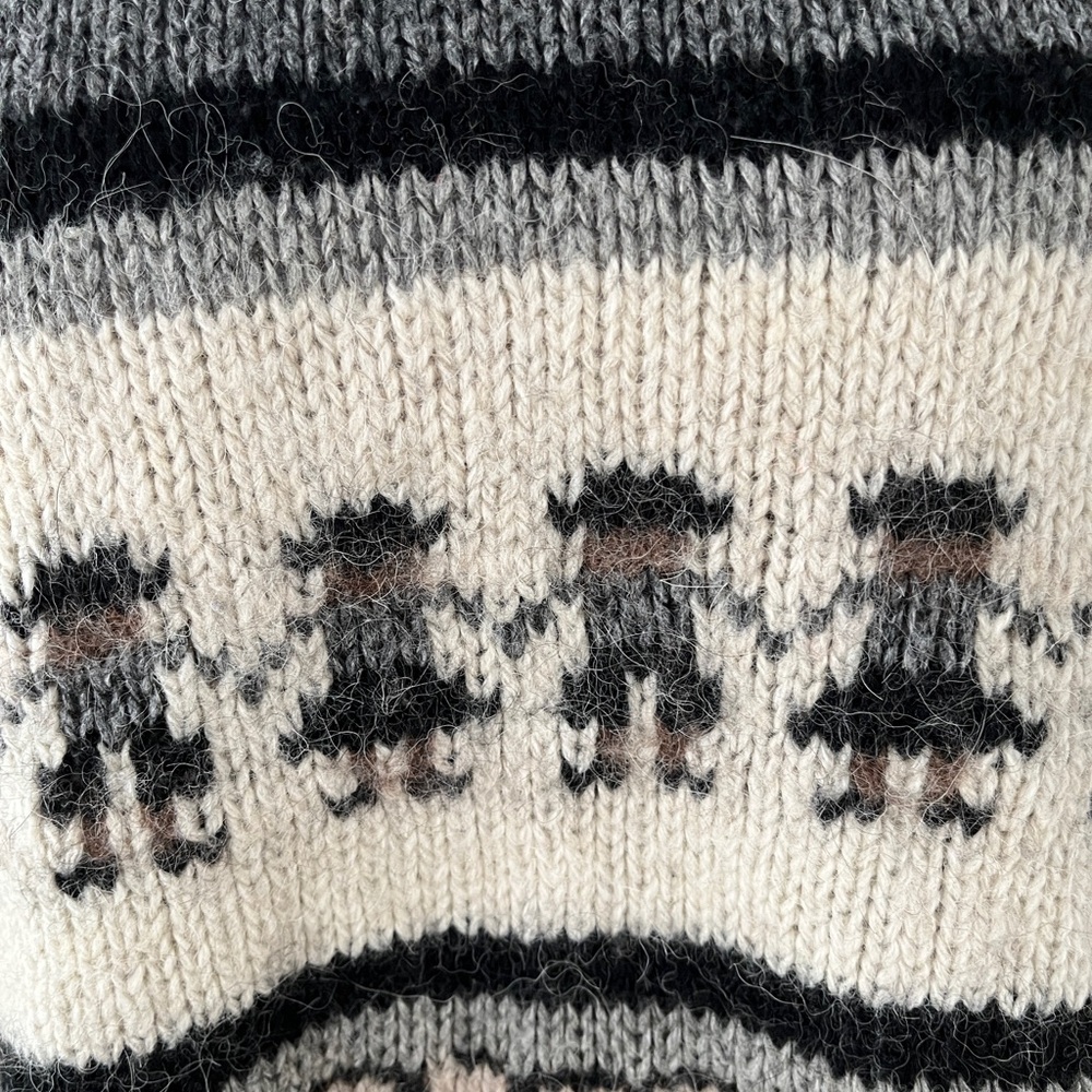HAND MADE Pullover Crew Neck Sweater Balloon Sleeve Traditional Pattern Fuzzy - Picture 10 of 15